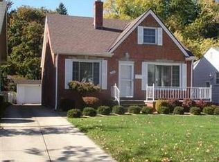4322 W 212th St, Fairview Park, OH