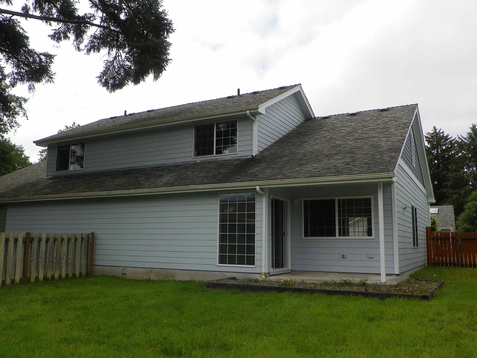 3 bed, 2.5 bath, 1550 sqft, $1,650 — Photo 2
