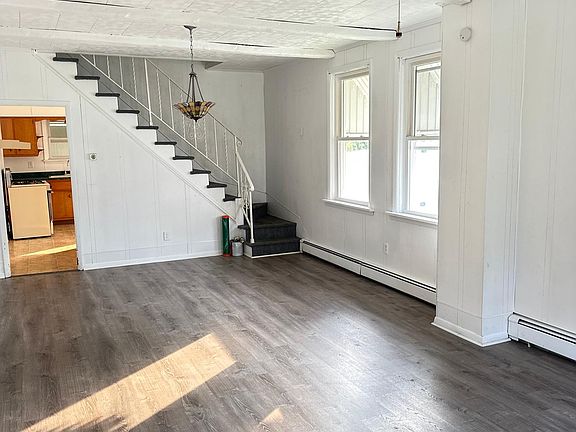 3rd image of 22 Columbia Ave
