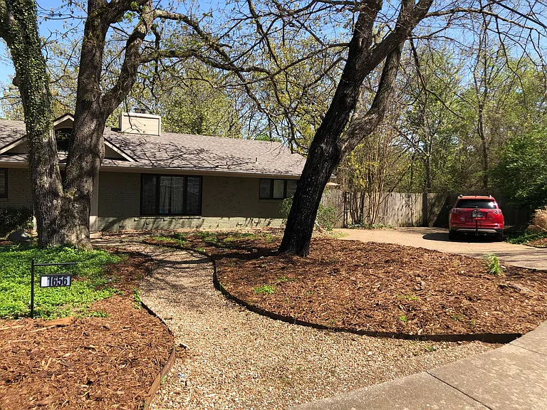 1656 N Broadview Dr — Photo 38
