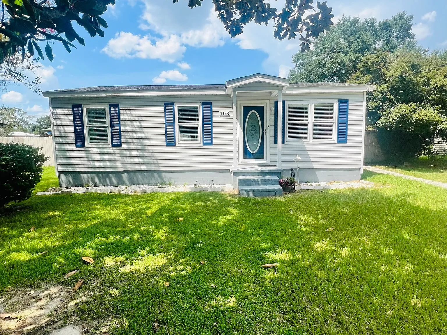 2 bed, 1261 sqft, $1,200 — Photo 1