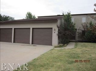 4 Candle Ridge Rd, Towanda, IL 61776