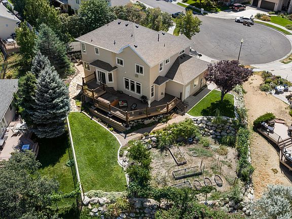 2nd image of 1333 E Martha Dunyon Cir