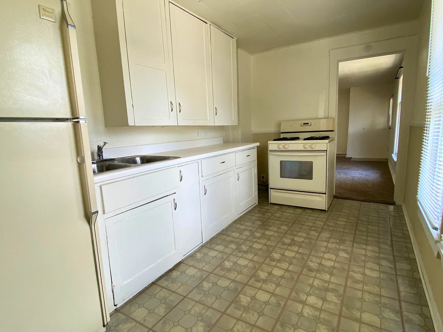 1247 Quarry Avenue Northwest - 2 — Photo 3