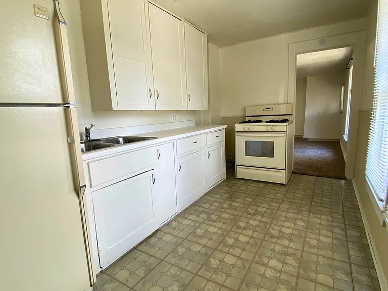 1247 Quarry Ave NW #2 — Photo 3