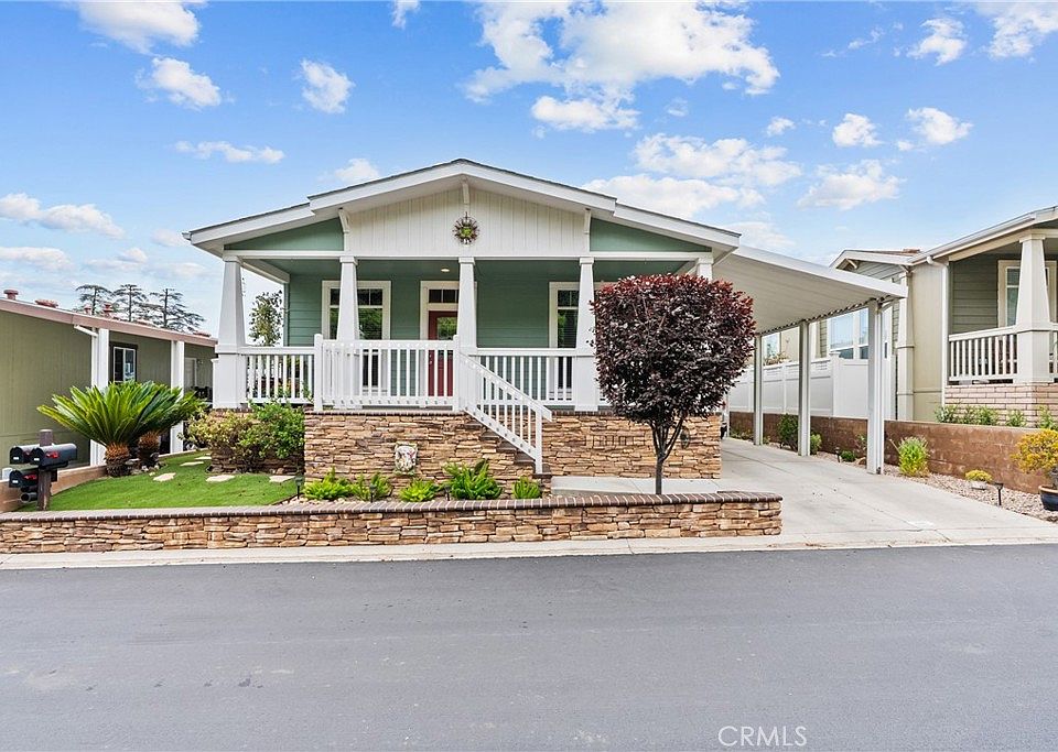 1st image of 15455 Glenoaks Blvd Space 481