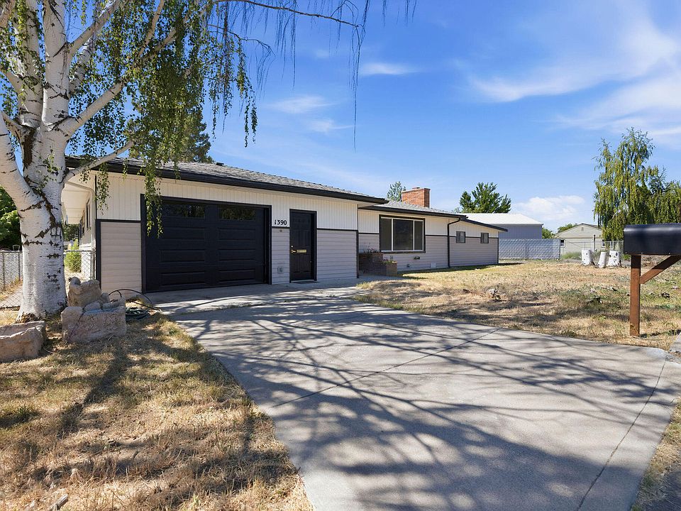 1st image of 1390 NE Loper Ave
