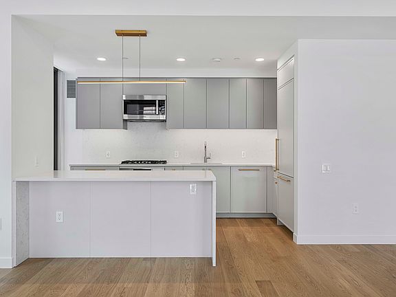 4th image of 18 W 55th St #11C