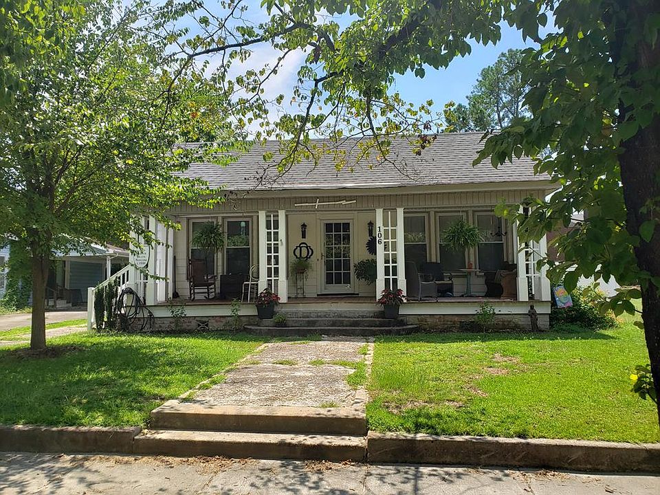 1st image of 106 SE 4th St