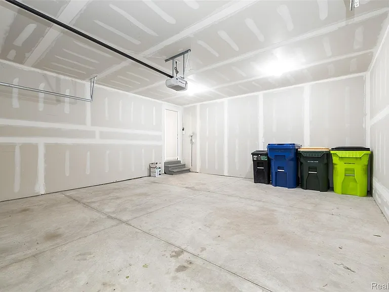 3449 Haverford Dr — Photo 25