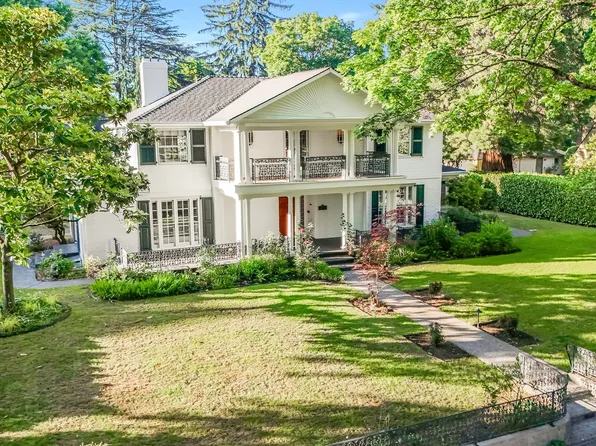 629 SE Saint Andrews Dr, Portland, OR 97202