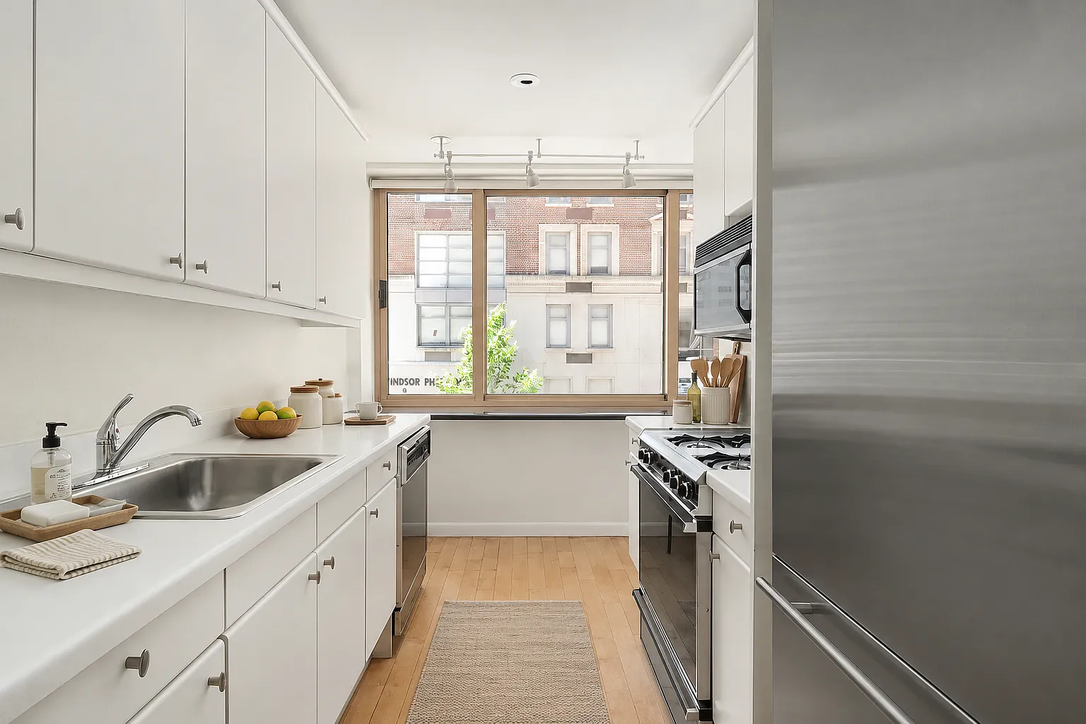 106 Central Park South — Photo 2