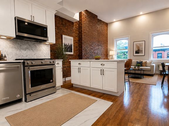 4th image of 422 Clermont Ave APT 4