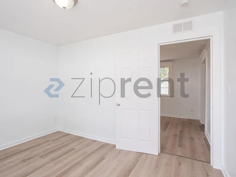 2184 W 45th St — Photo 8