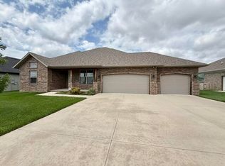 1165 W Gaslight Dr, Springfield, MO 65810