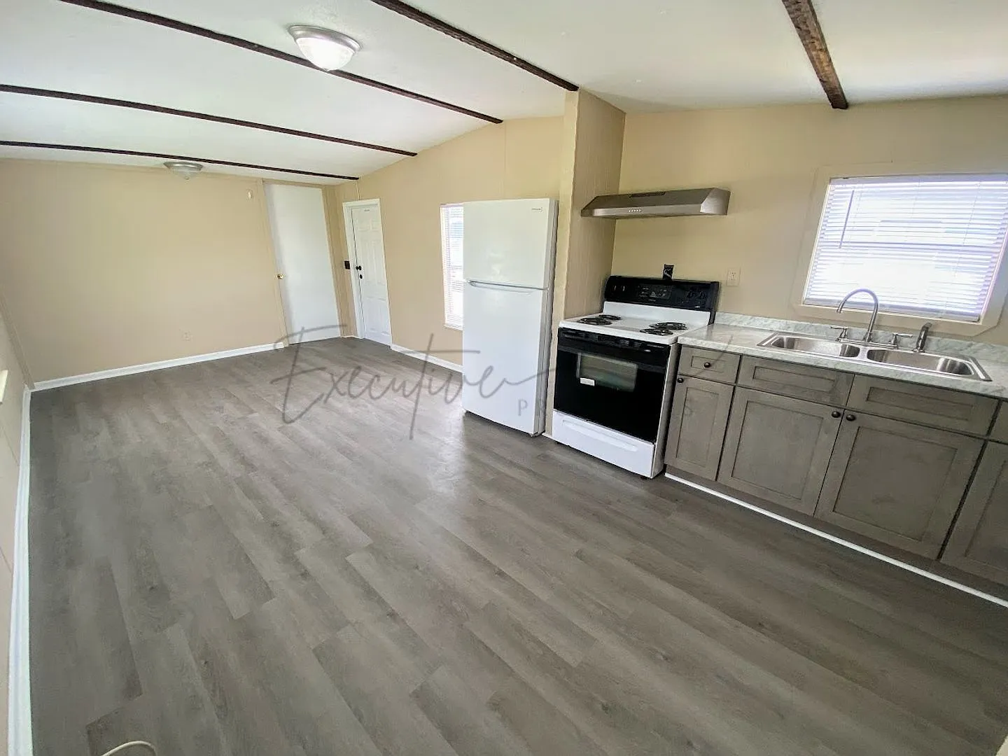 3-Bed Mobile Home | Water, Trash & Lawn Care Included! — Photo 4