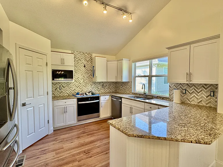 220 Konawa Ln — Photo 8