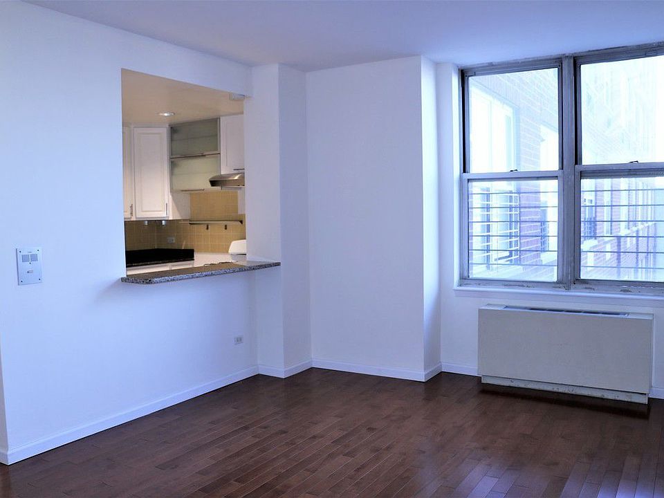 1st image of 80 Elizabeth St APT 6D