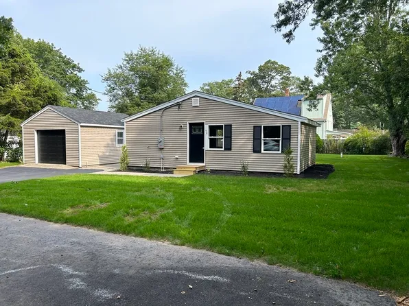 58 Glen Charlie Rd, Wareham, MA 02571