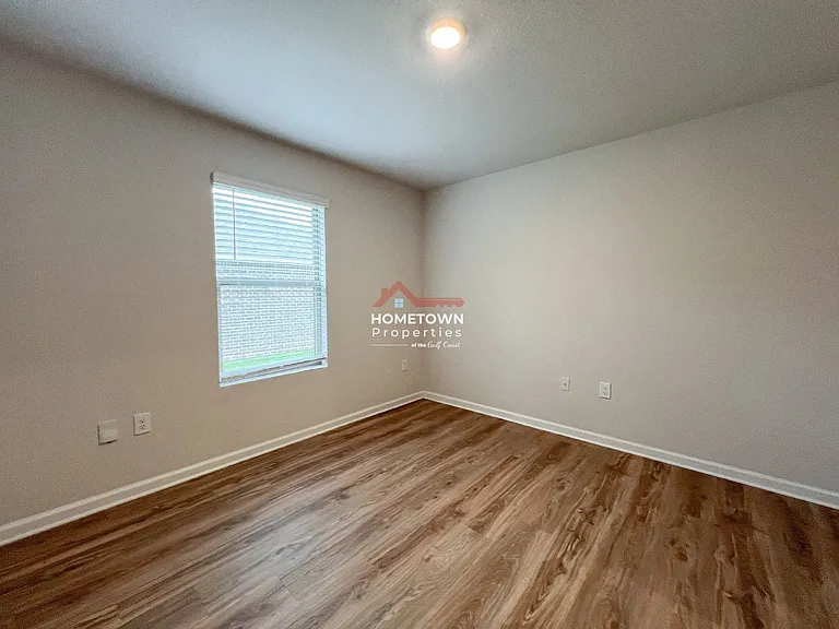 6351 Burrow Ln — Photo 18