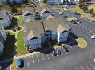 190 University Village Dr APT I, Central, SC 29630