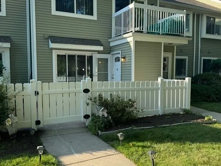 61 Deerberry Ln — Photo 1