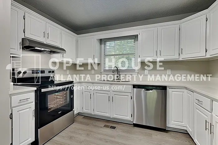 2994 Brooks Dr — Photo 5