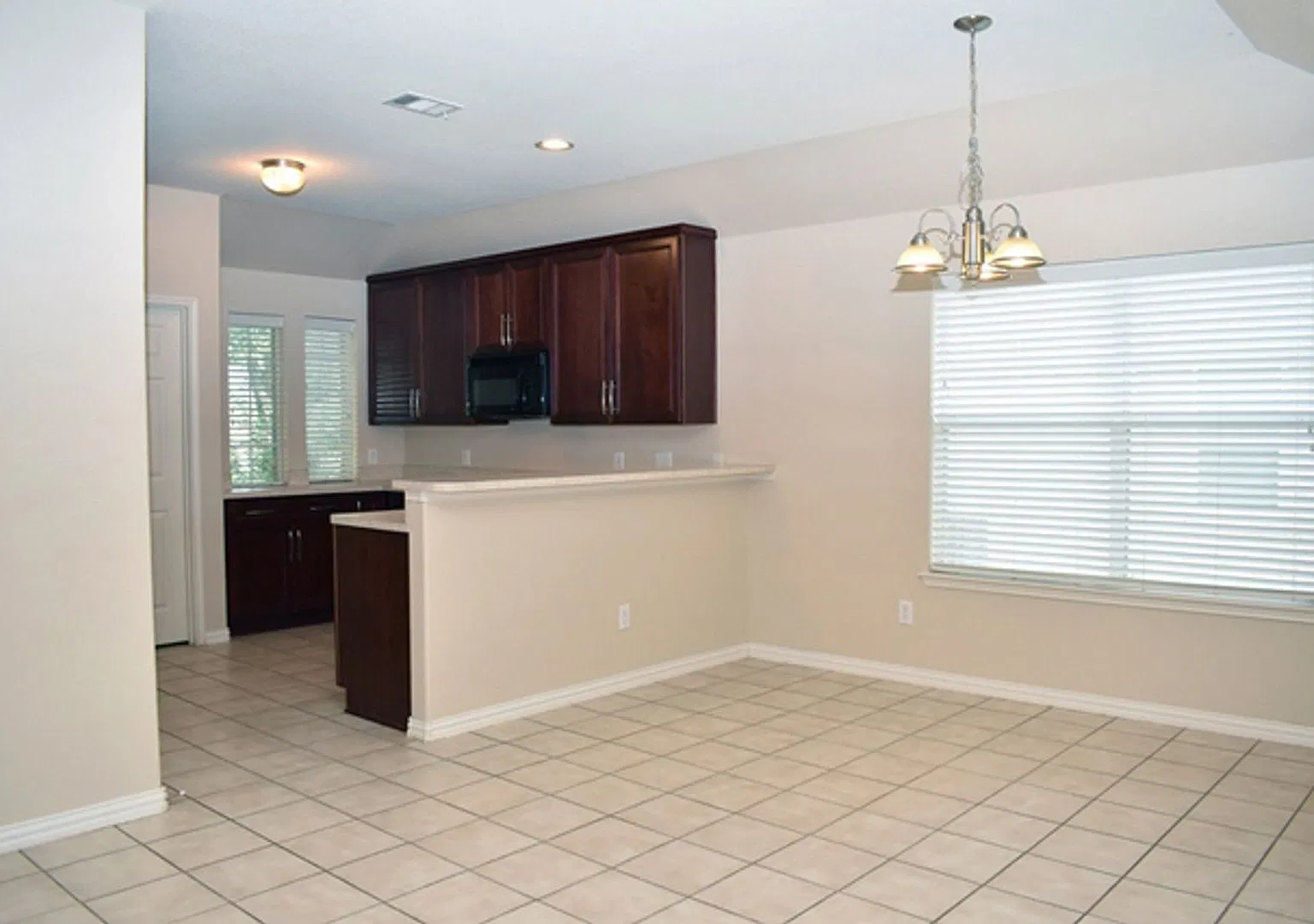 Wonderful 4-2-2 in N Ft. Worth, desirable Keller ISD! — Photo 4