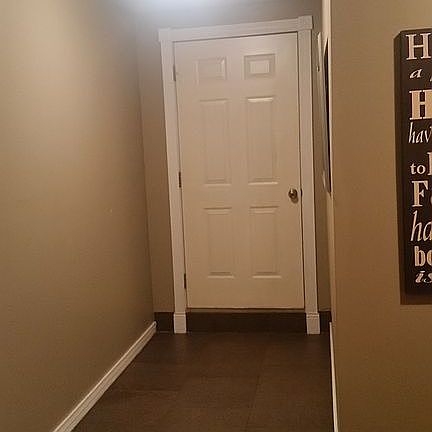 foyer to 2 1/2 car garage