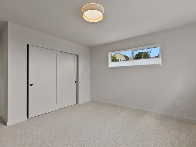 2509 N 42nd St — Photo 15