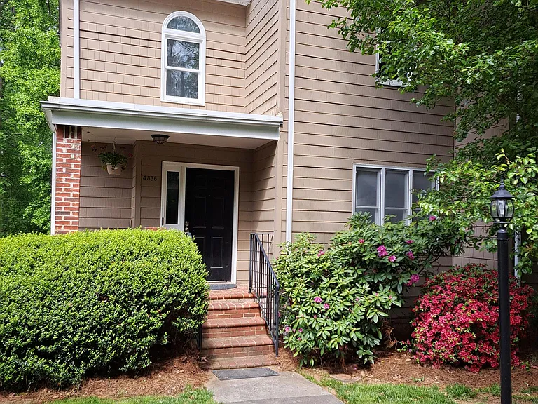 4536 Fernhaven Cir — Photo 1