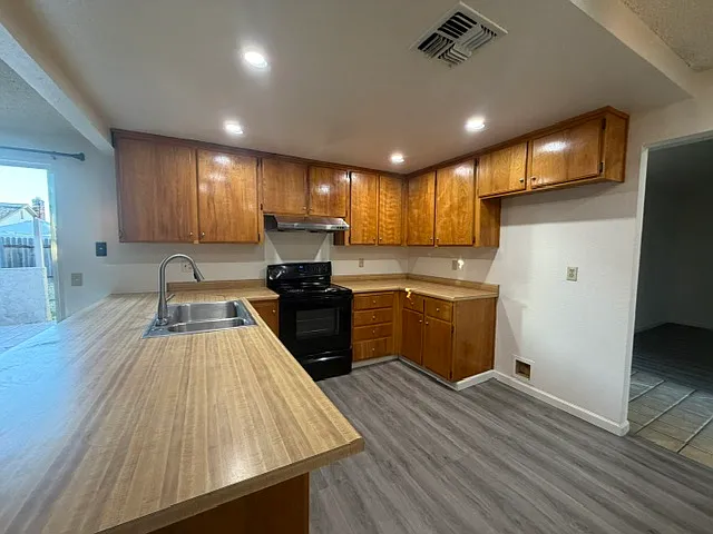4015 Deer Hill Dr — Photo 3