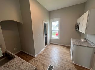 719 Main St APT D, New Haven, IN 46774