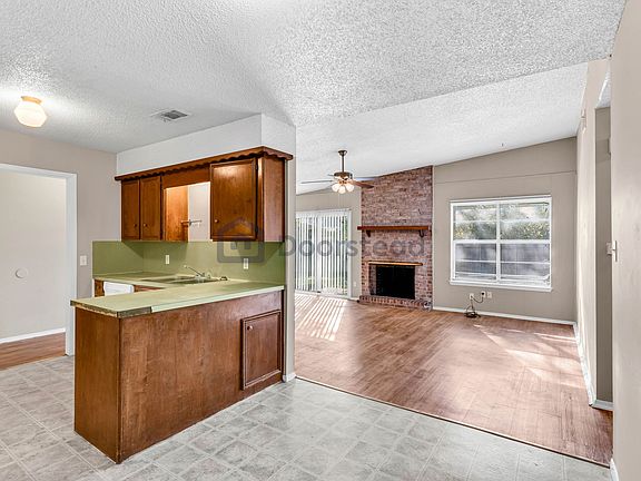 4th image of 9812 Dallum Dr #B