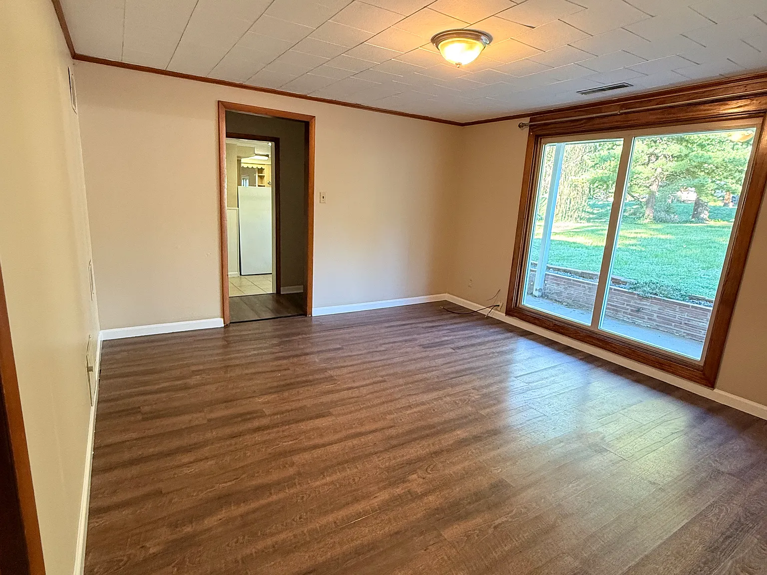 2 bed, 796 sqft, $1,000 — Photo 2