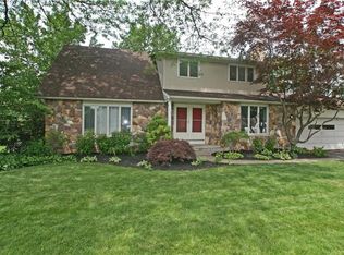231 Sherri Ann Ln, Rochester, NY 14626