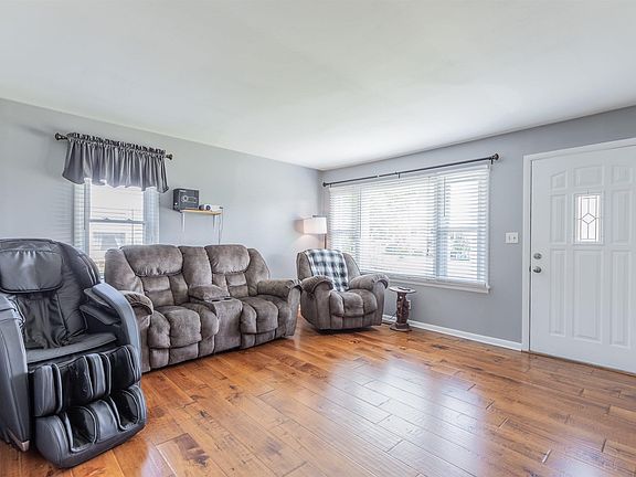 5th image of 1813 S Fairlawn Ave