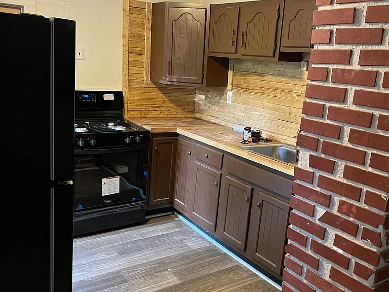 11 Hazel St #2 — Photo 9