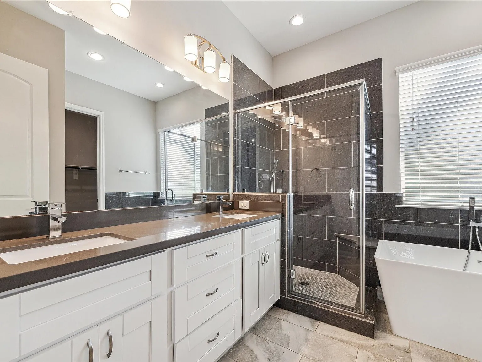 3 bed, 2.5 bath, 1411 sqft, $1,850 — Photo 4