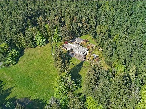 5th image of 2875 Southey Point Rd