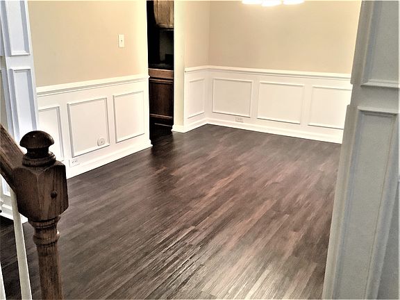 3rd image of 320 Royal Grey Ct