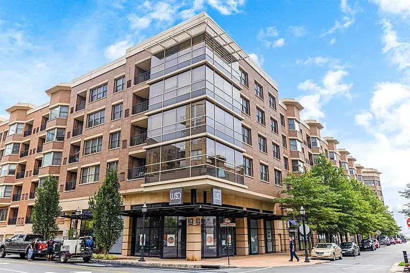 1st image of 20 Port Imperial Ave #333