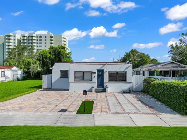 2376 NW 55th St, Miami, FL 33142