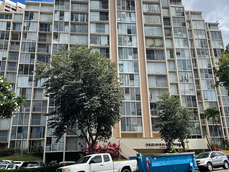 1702 Kewalo St #703 — Photo 3