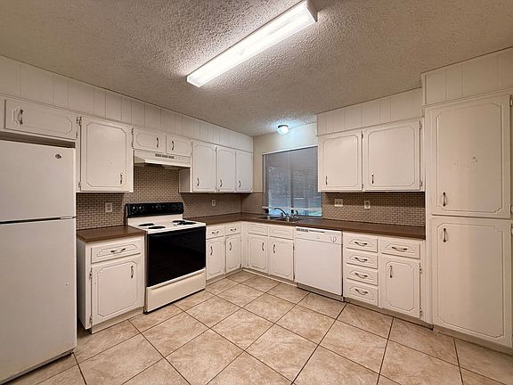 3rd image of 103 Margarita Dr
