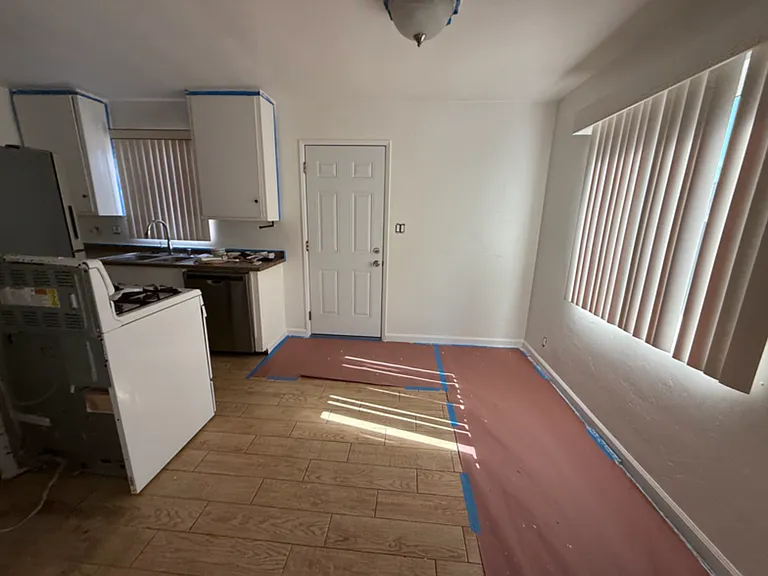 Kitchen / Dining