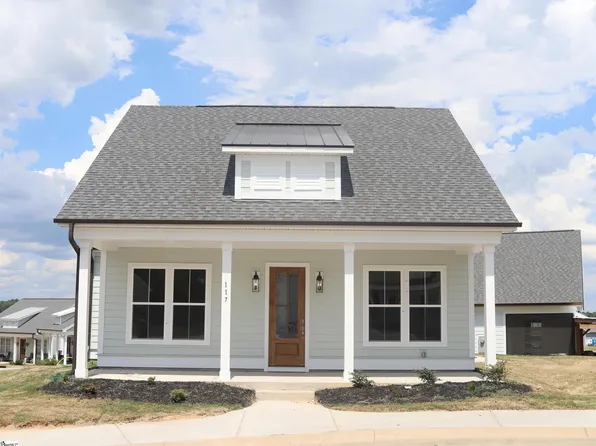 117 Cottage Ln, Greenwood, SC 29649