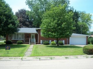 833 S Leslie Ave, Kankakee, IL 60901