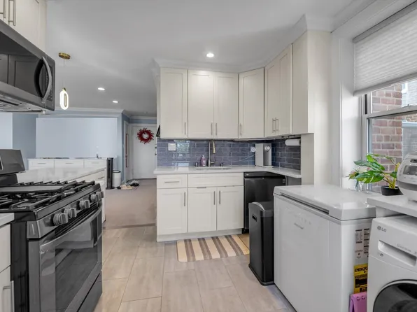 211-40 18th Avenue image 4 of 14