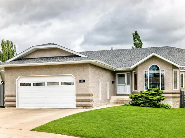 15 E Close, Red Deer, AB T4R 2K2